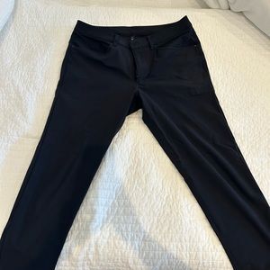 Perfect condition size 33 men’s lululemon ABC pants, slim.